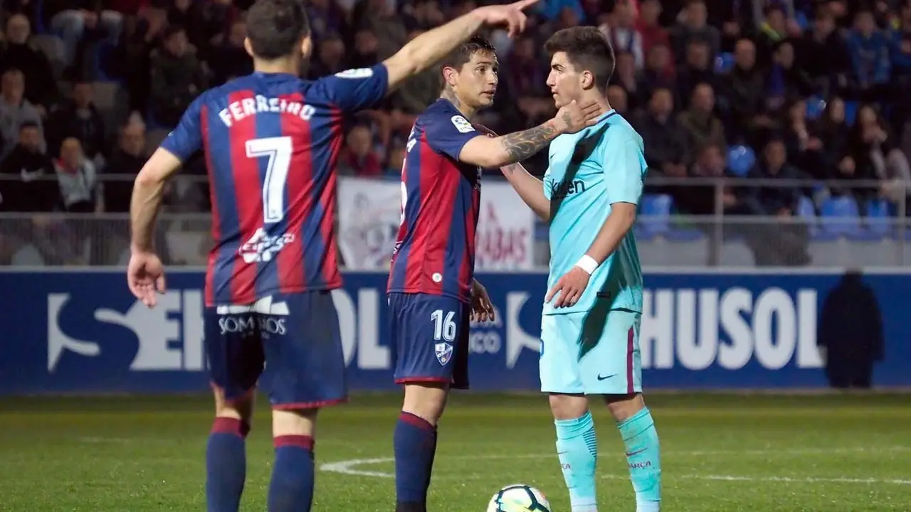 Imagen del encuentro entre la SD Huesca y el FC Barcelona 'B' aquella noche del 16 de abril de 2018. | Foto: C. Pascual