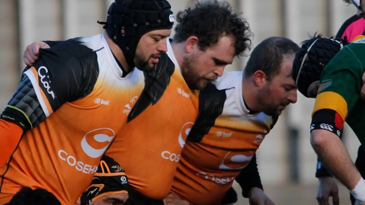 Listos para una mel&eacute; en un partido de rugby. Foto: QRC