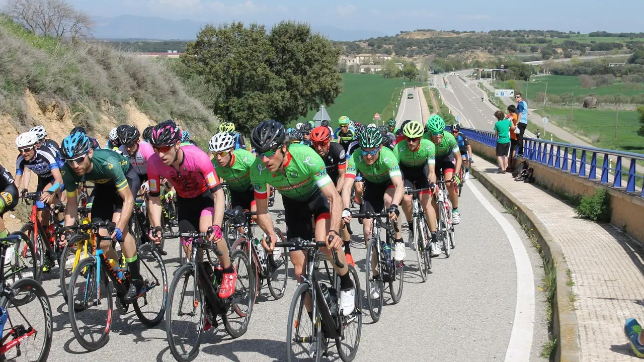 Ciclistas durante el 2&ordm; Trofeo Conde de Aranda. | Foto: CC Oscense