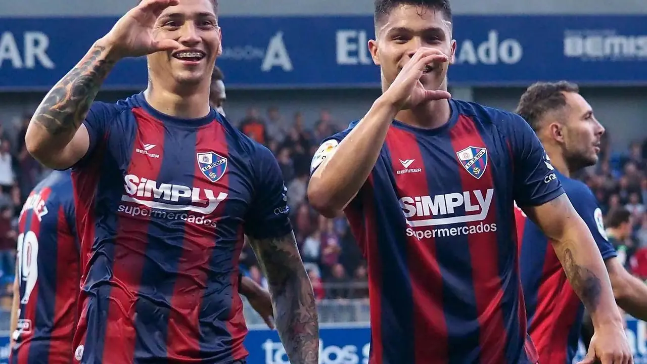 'Cucho' y 'Chimy' celebran un gol la pasada temporada | Foto: C.Pascual