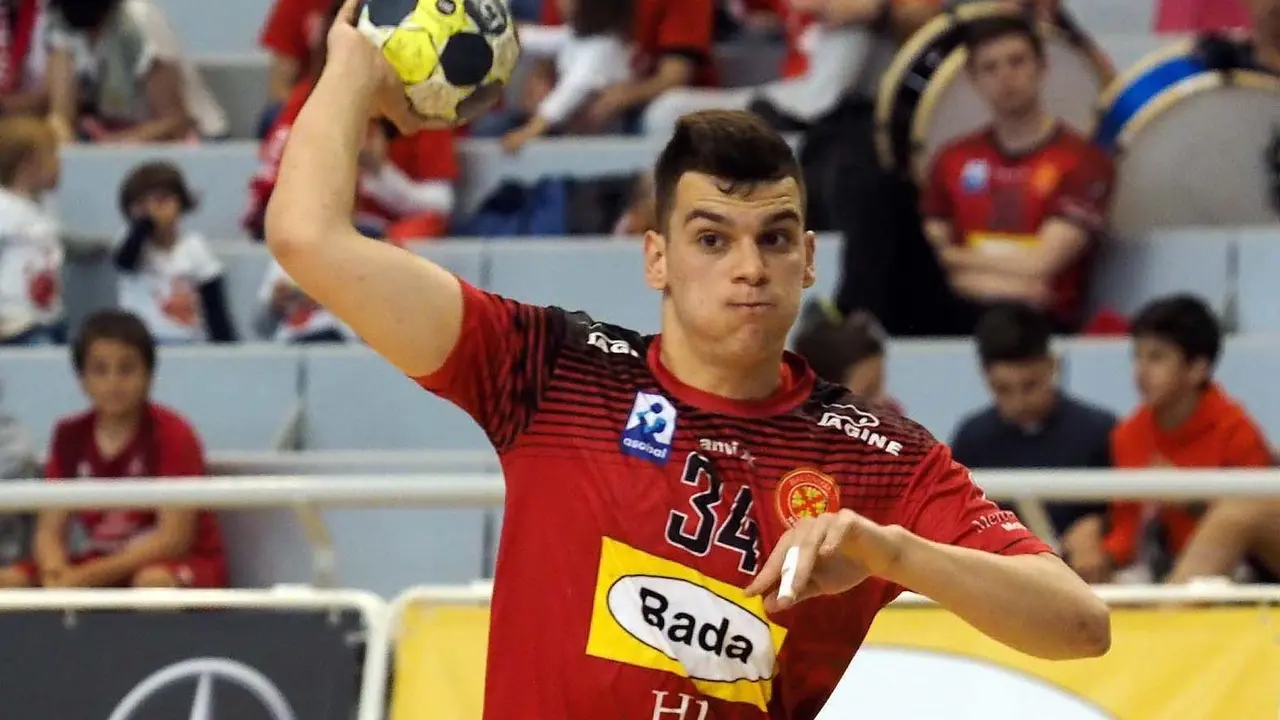 Miguel Malo, en la imagen, en el partido disputado contra Cangassufre una lesi&oacute;n en un dedo de su pie derecho. Foto: C.Pascual

