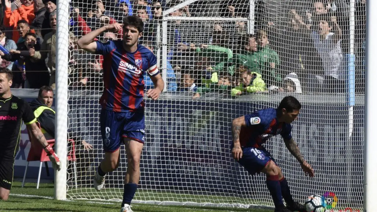 Melero celebra el gol del empate contra el Alcorc&oacute;n y que sirve para ver m&aacute;s cerca la Primera Divisi&oacute;n. Foto: LaLiga 1/2/3