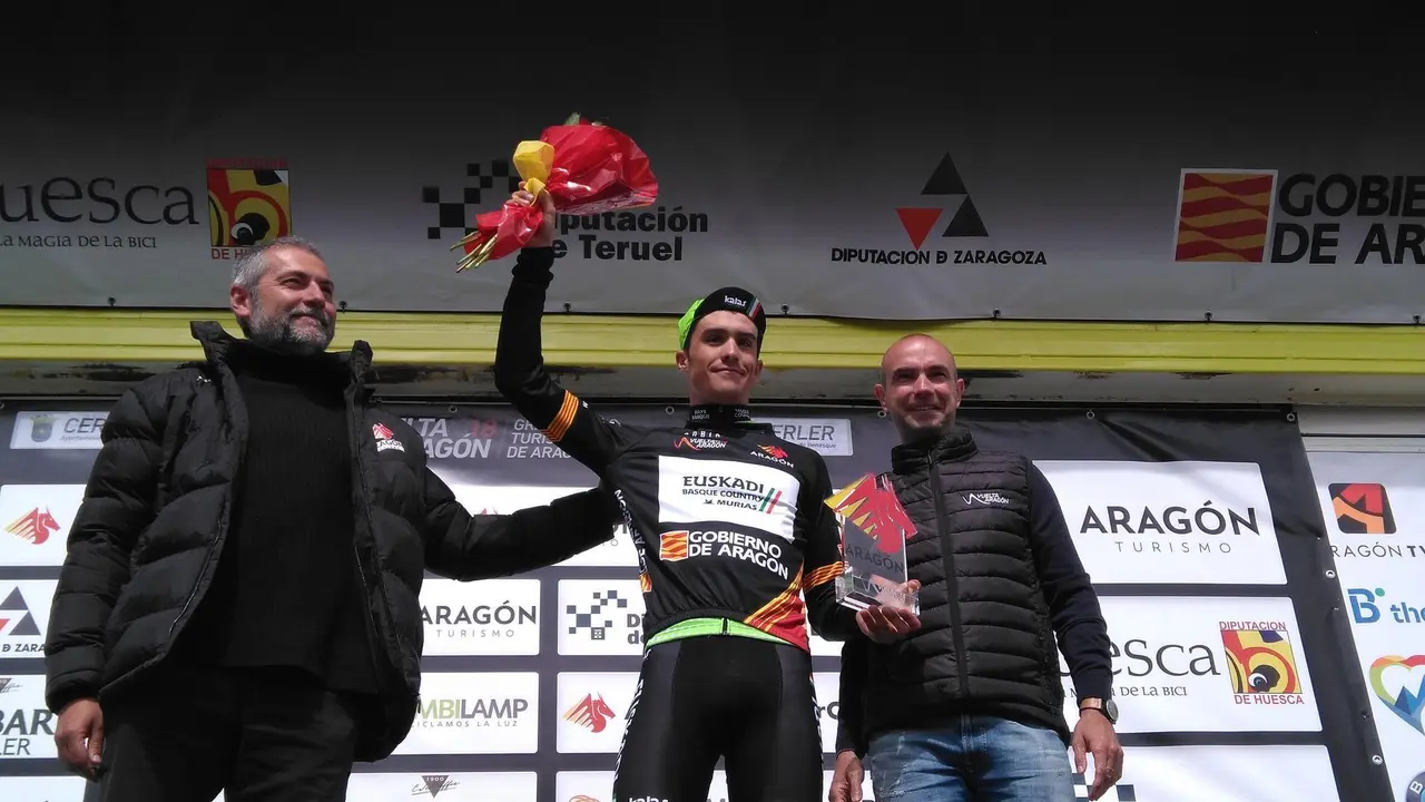 Sergio Samitier en el p&oacute;dium de la Vuelta Arag&oacute;n 2018 | Foto: Chabier Miguel