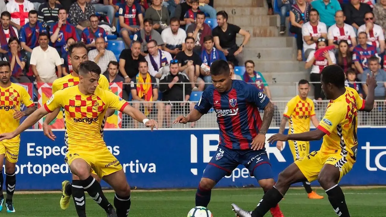 Imagen durante el encuentro Huesca-N&agrave;stic | Foto: C.Pascual