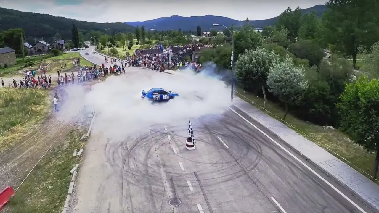 Los deportes de motor siempre dejan espectaculares impresionantes como esta de la pasada edici&oacute;n. Foto: Villan&uacute;a