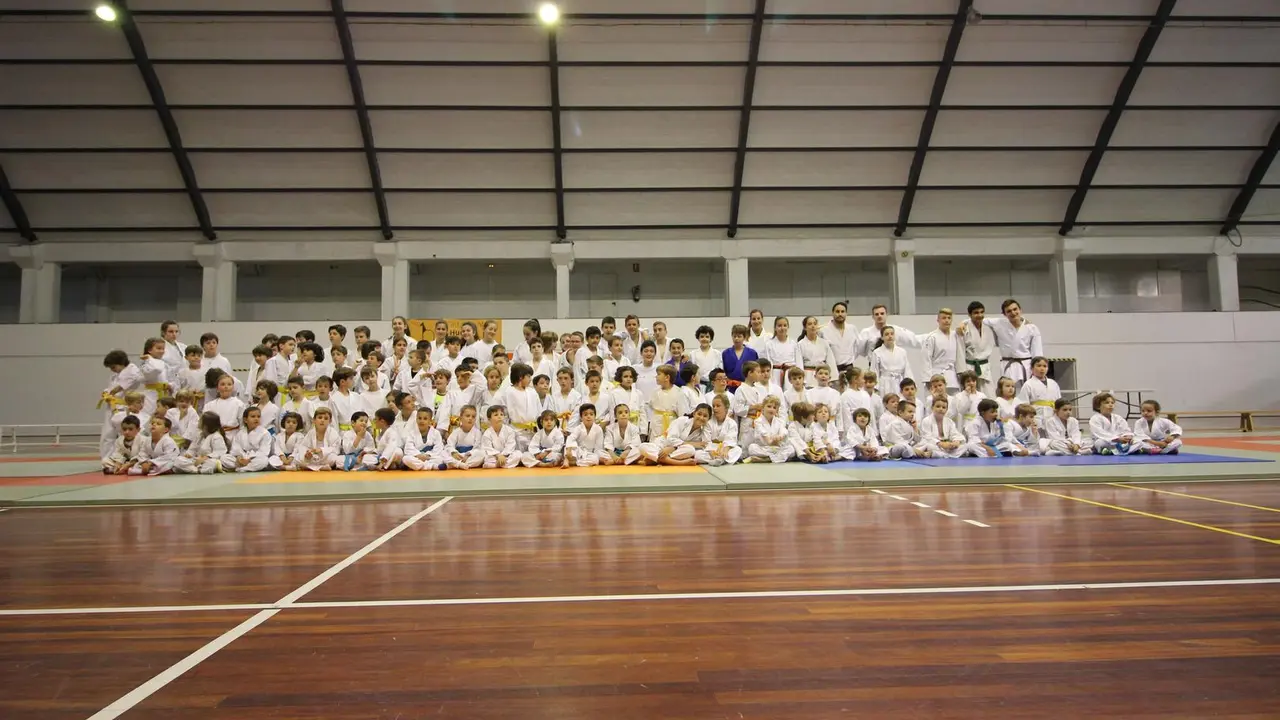 Participantes en la tercera edici&oacute;n del Club Ib&oacute;n de judo.