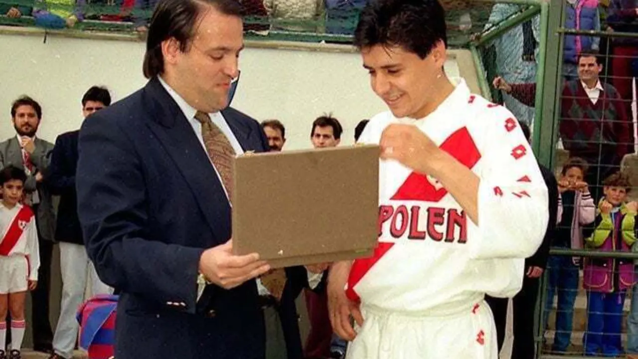 Josete Valdovinos en su etapa como jugador rayista | Foto: futboloscense.es