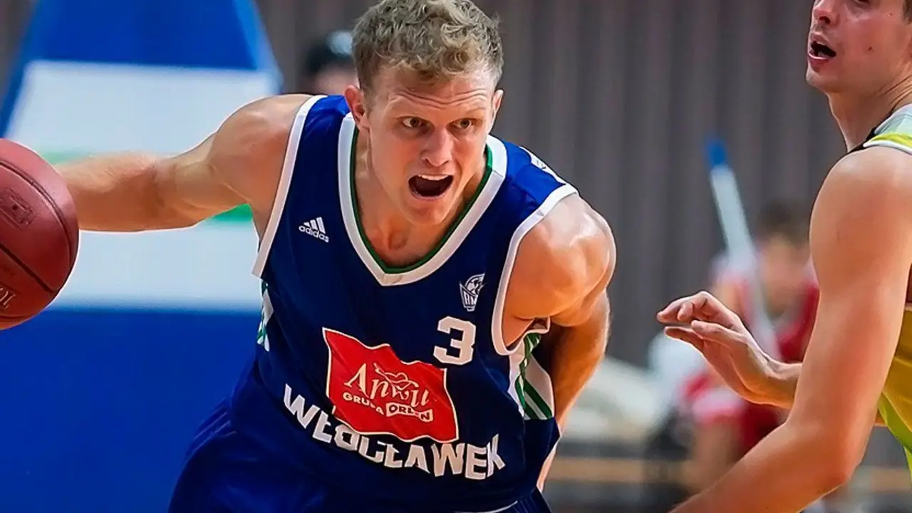 Tyler Haws durante su estacia en el BC Anwil polaco | Foto: kkwloclawek.pl