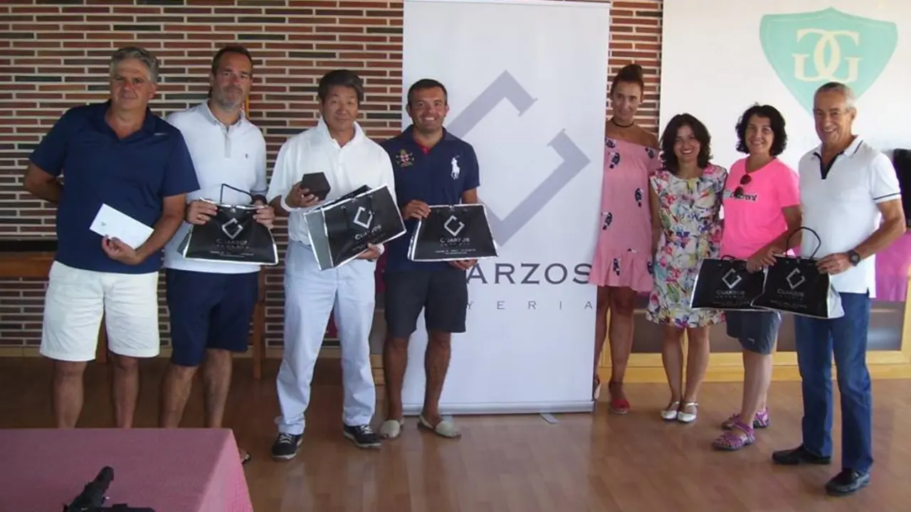 Ganadores de la segunda edici&oacute;n del torneo patrocinado por Cuarzos Joyer&iacute;a. Foto: Golf Guara