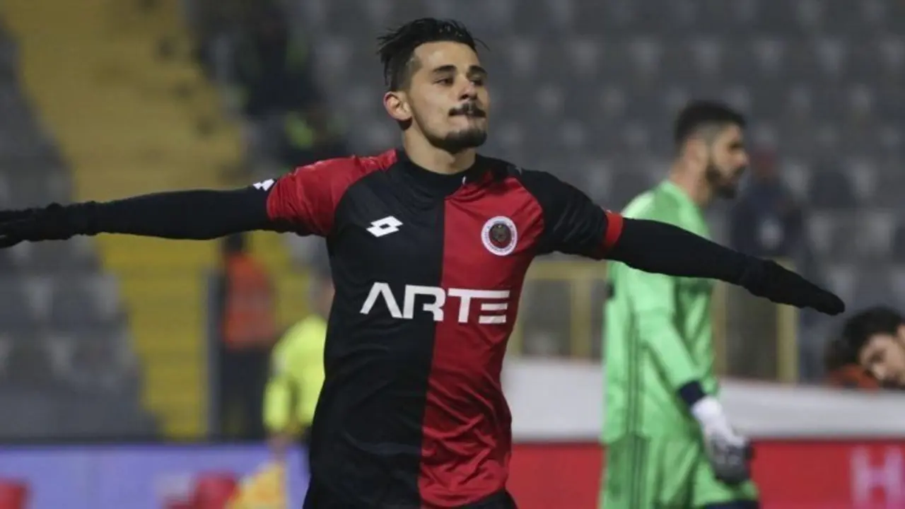 Serdar G&uuml;rler se convierte en el fichaje m&aacute;s caro en la historia de la SD Huesca | Foto: YurtSport