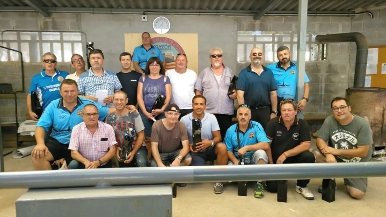 Participantes en el campeonato de carabina de miras abiertas celebrado el pasado domingo en Monz&oacute;n. Foto: CT Monz&oacute;n 