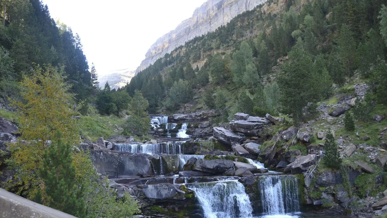 Las gradas de Soaso, uno de los rincones del Parque Nacional de Ordesa y Monte Perdido m&aacute;s vistos en la excursi&oacute;n a Cola de Caballo. Foto: Sporthuesca