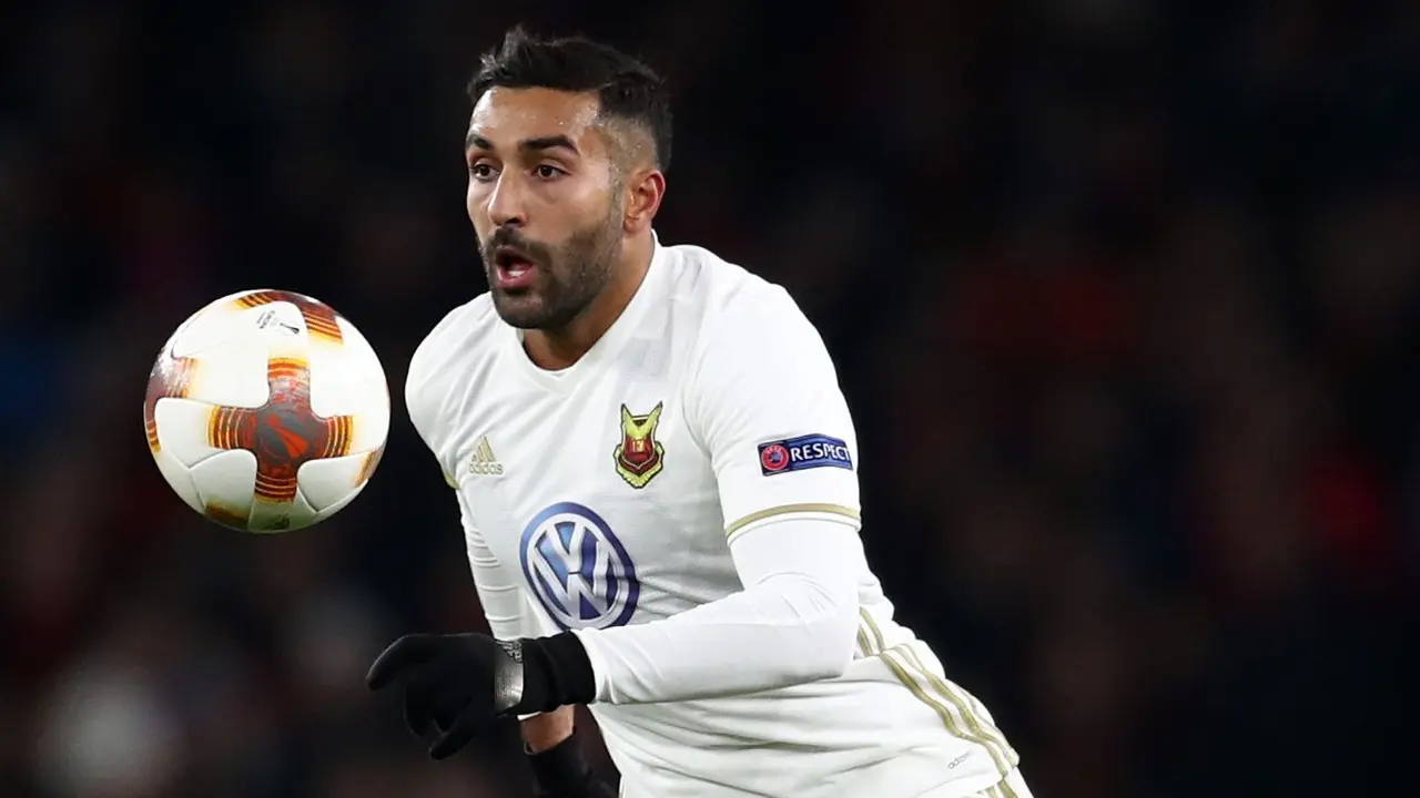 Saman Ghoddos con el Ostersunds FK durante un partido de la UEFA Europa League | Foto: Catherine Ivill/Getty Images