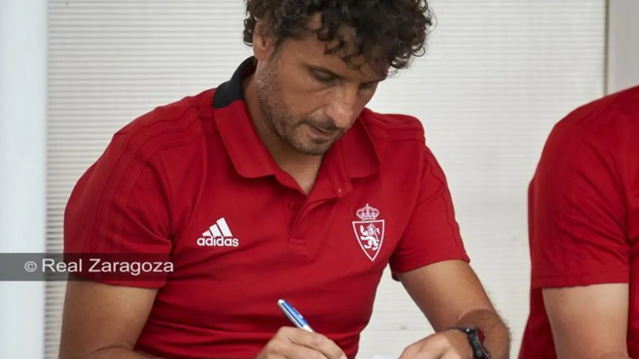 Imanol Idiakez en el banquillo del Real Zaragoza durante esta pretemporada | Foto: Real Zaragoza