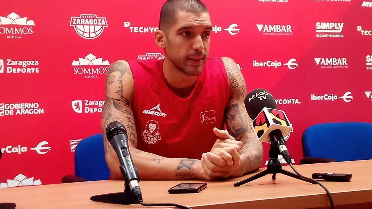 Nacho Mart&iacute;n en rueda de prensa. Foto: Basket Zaragoza