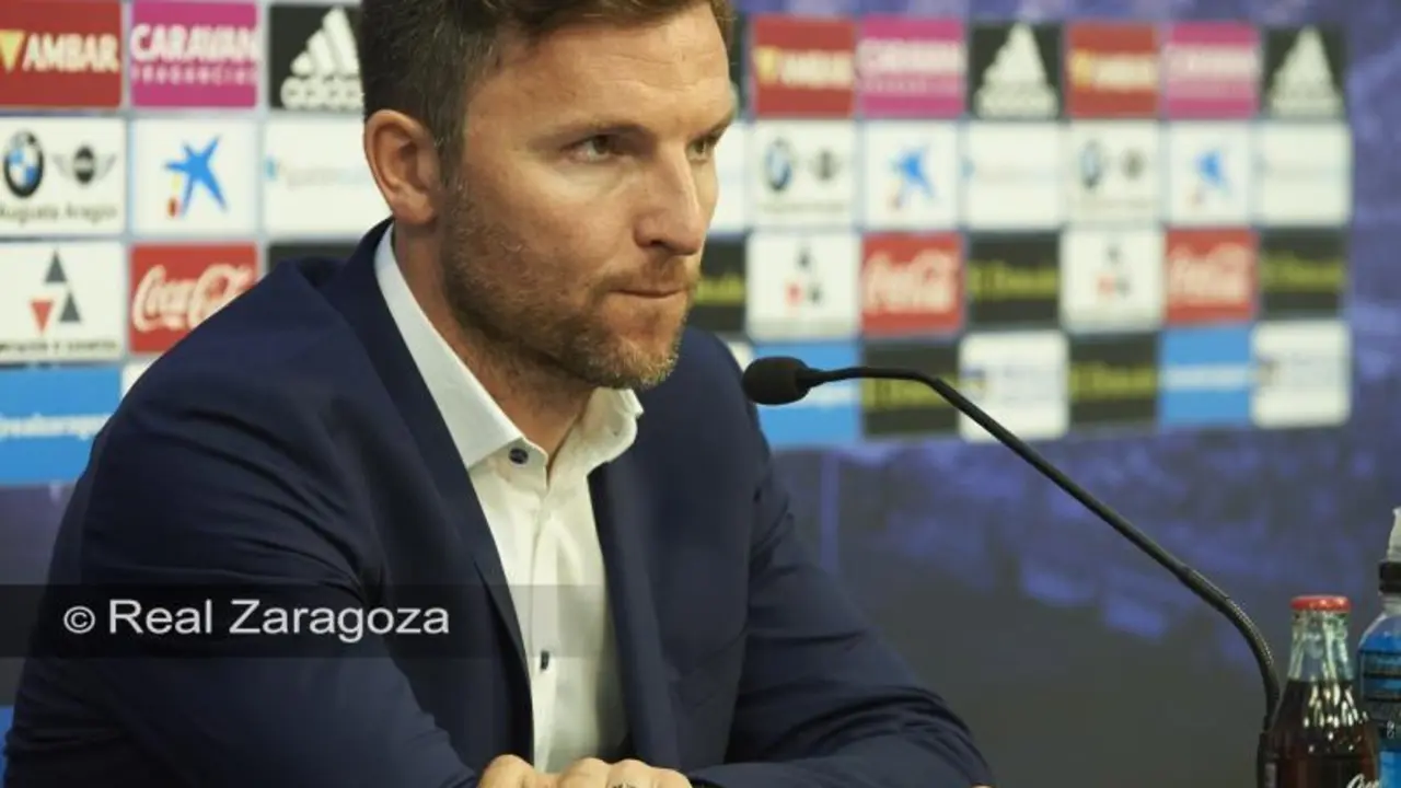 Lalo Arantegui en sala de prensa. | Foto: Tino Gil, Real Zaragoza