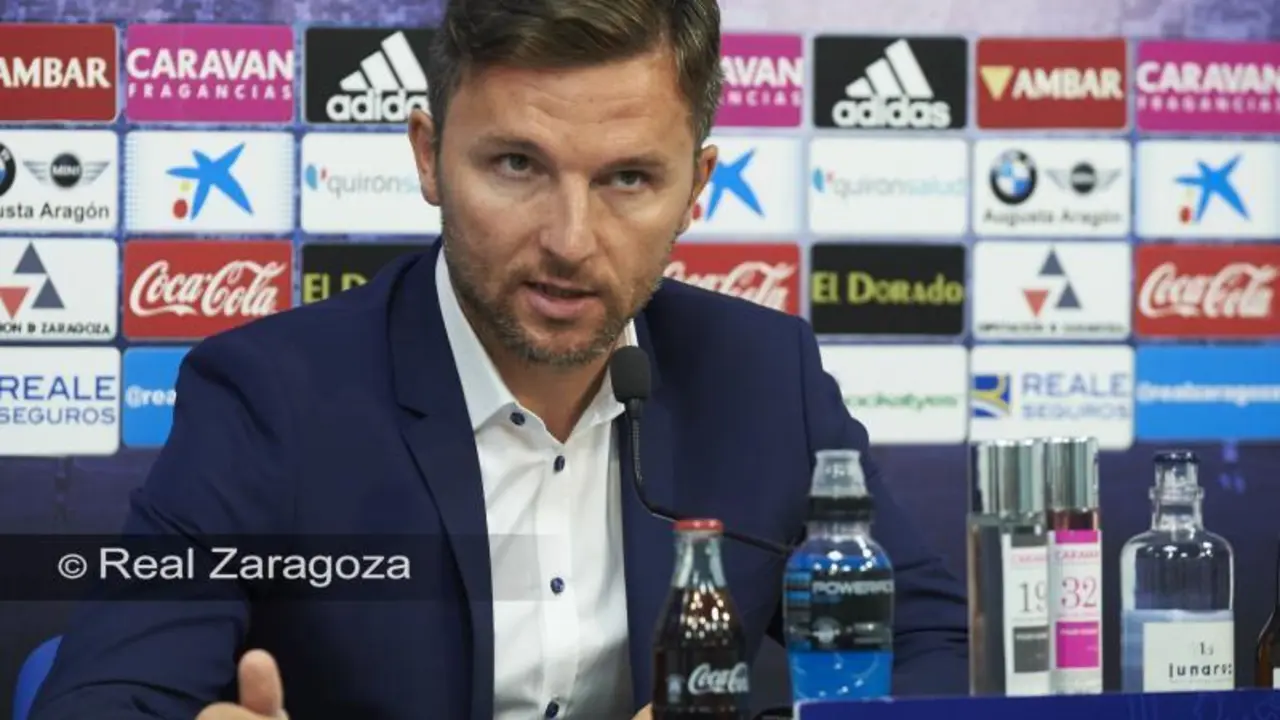 Lalo Arantegui en rueda de prensa | Foto: Tino Gil, Real Zaragoza