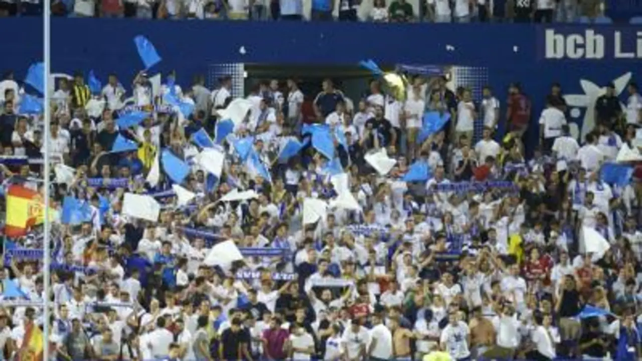La Romareda durante un partido de Liga. | Foto: Tino Gil, Real Zaragoza