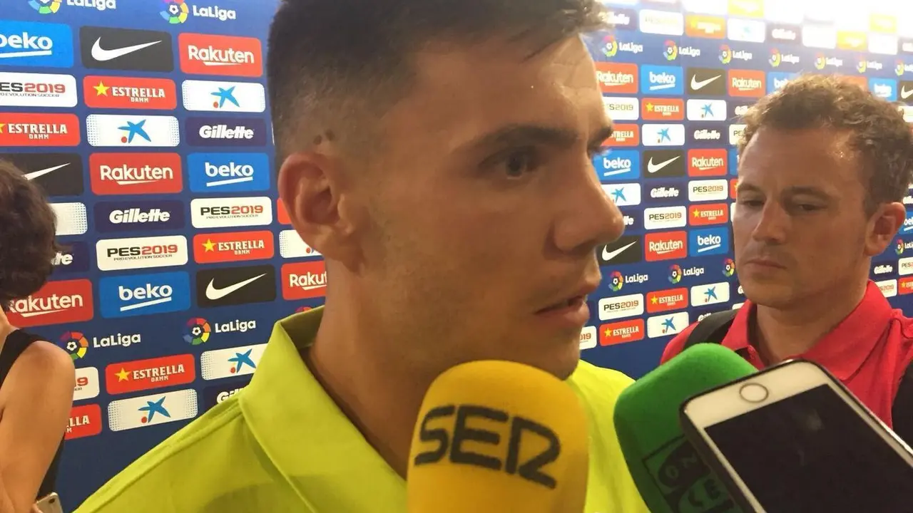 Gallar atiende a los medios tras el partido contra el FC Barcelona. | Foto: Sporthuesca
