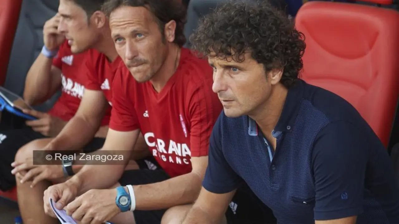 Idiakez no revela si har&aacute; cambios en el partido ante el Oviedo. | Foto: Tino Gil, Real Zaragoza
