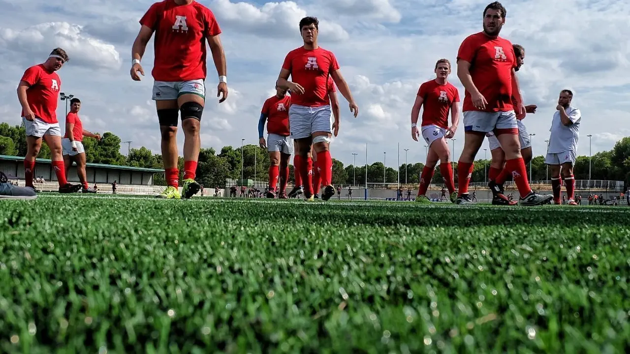 El Fenix ya cuenta con nuevo c&eacute;sped en su campo de rugby. | Foto: Ayuntamiento de Zaragoza