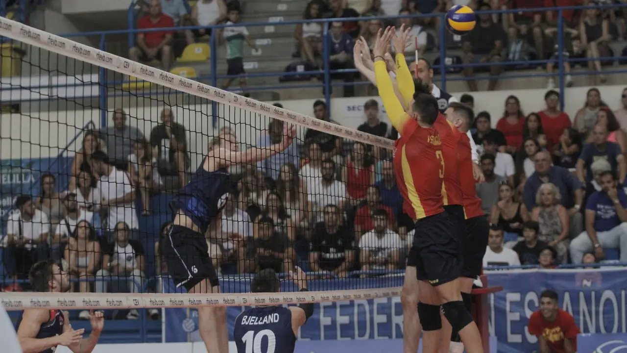 La Selecci&oacute;n Espa&ntilde;ola de Voleibol en su &uacute;ltimo encuentro ante Noruega | Foto: RFEVB