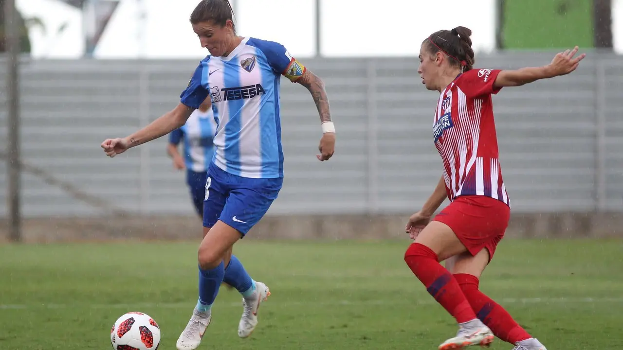 La futbolista Adriana Mart&iacute;n durante el primer encuentro de liga ante el Atl&eacute;tico de Madrid