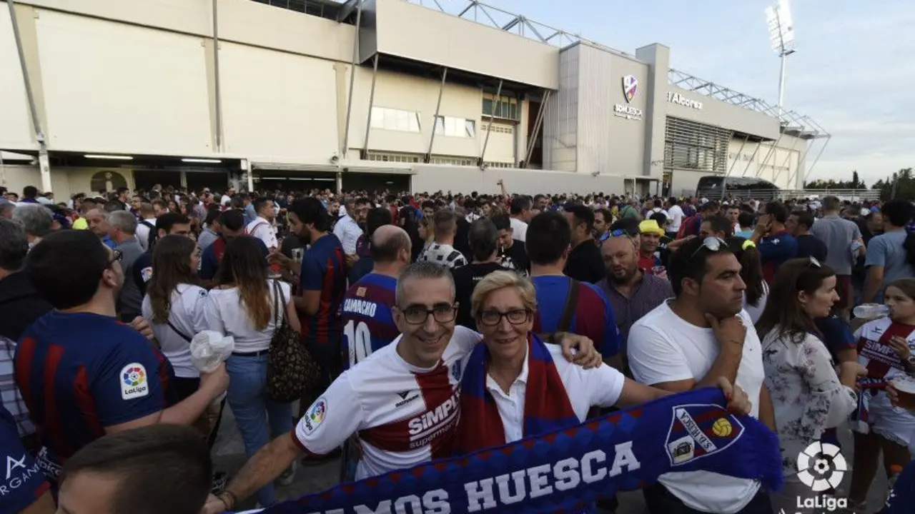 La afici&oacute;n azulgrana fue sido la gran protagonista de la temporada en Primera. | Foto: LFP