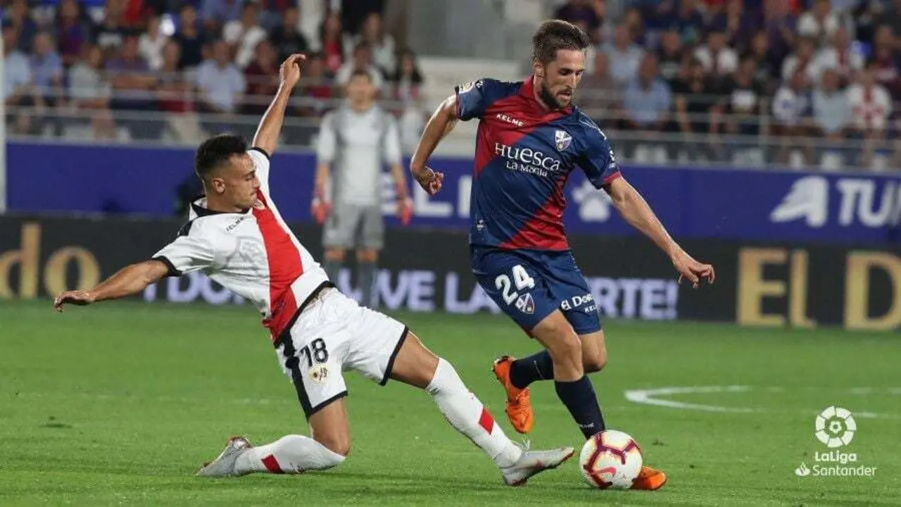 El Rayo Vallecano se llev&oacute; los tres puntos en la ida en El Alcoraz | Foto: LFP