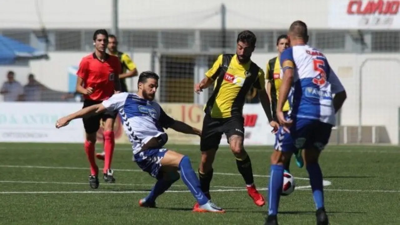 El Ebro en su partido ante el H&eacute;rcules. | Foto: Hercules CF