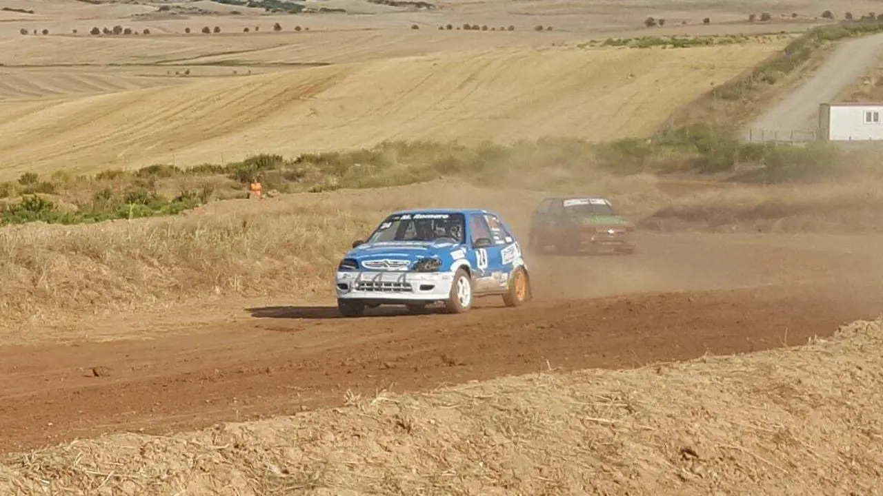Miguel Romero con el acelerador a fondo en el circuito navarro de Los Arcos. Foto: FADA