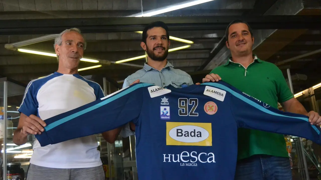 Dani Arrguillas, en el centro de la imagen, con Manu Lasauca y Dani Ib&aacute;&ntilde;ez. Foto: Sportaragon