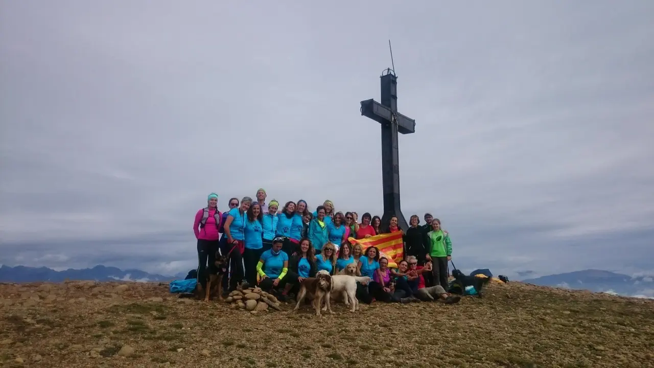 Las Monta&ntilde;eras Adeb&aacute;n en Oroel. | Foto: Monta&ntilde;eras Adeb&aacute;n