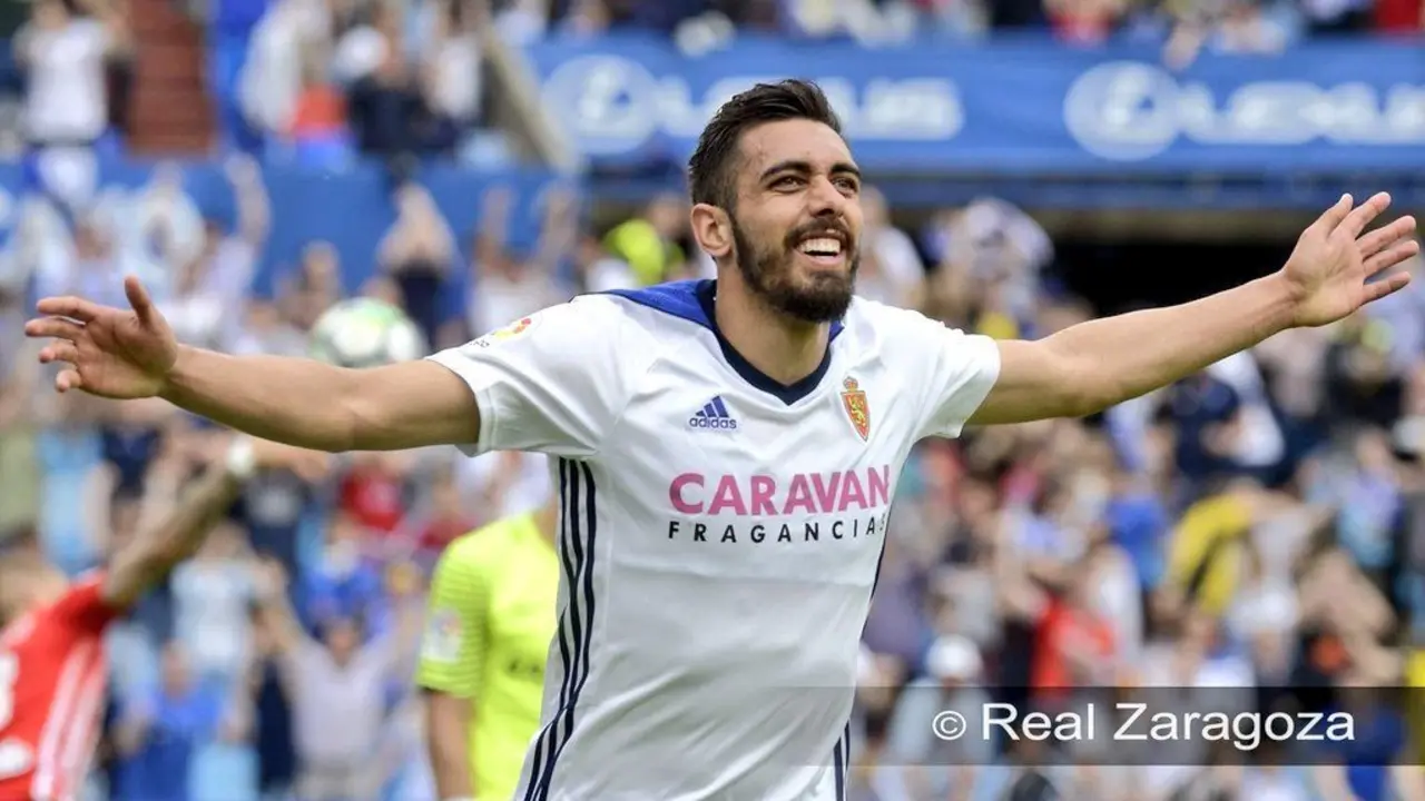 Borja Iglesias celebra un gol con el Real Zaragoza. | Foto: Tino Gil, Real Zaragoza