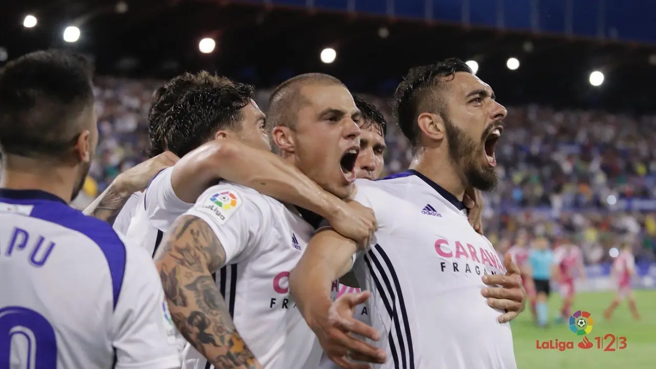 Borja Iglesias celebra un gol con el Real Zaragoza. | Foto: La Liga