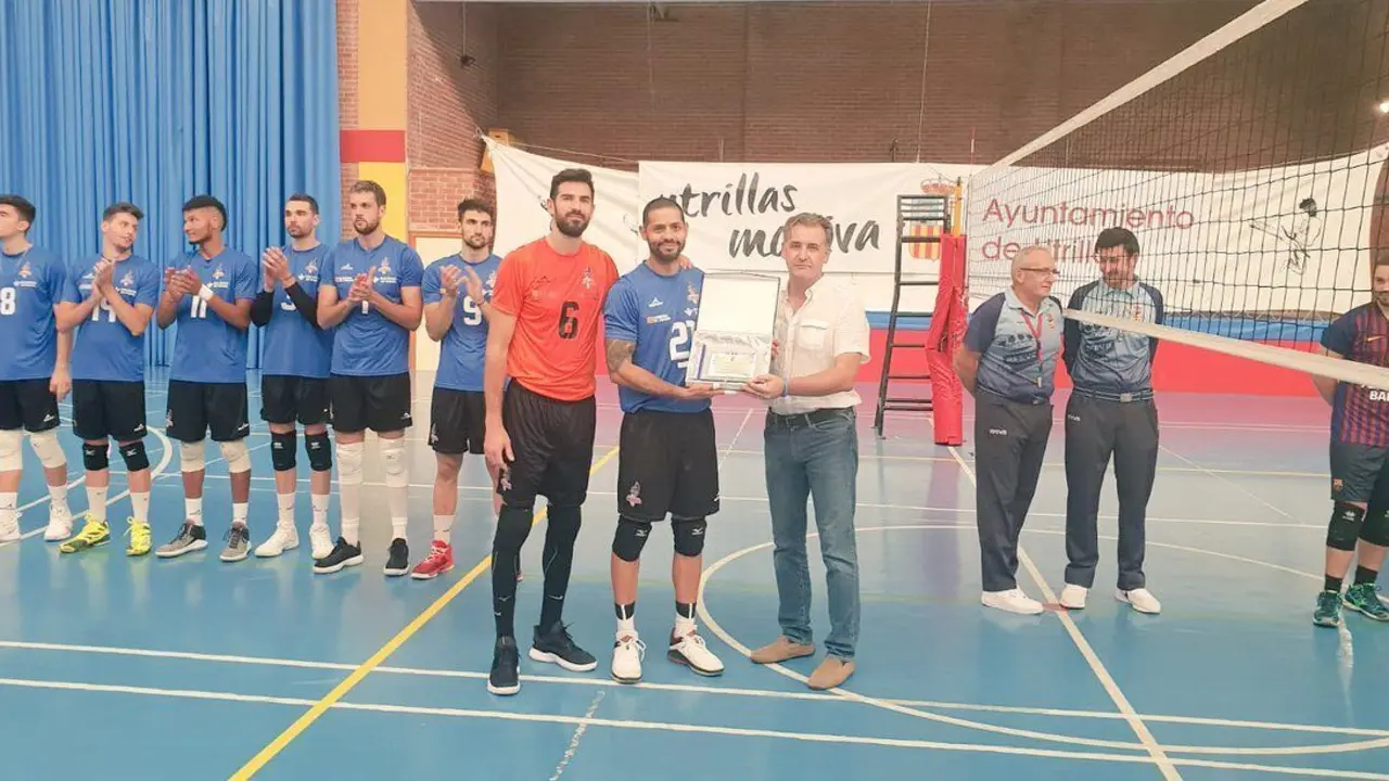 Los turolenses recibieron el reconocimiento del Ayuntamiento de Utrillas | Foto: CVT Twitter