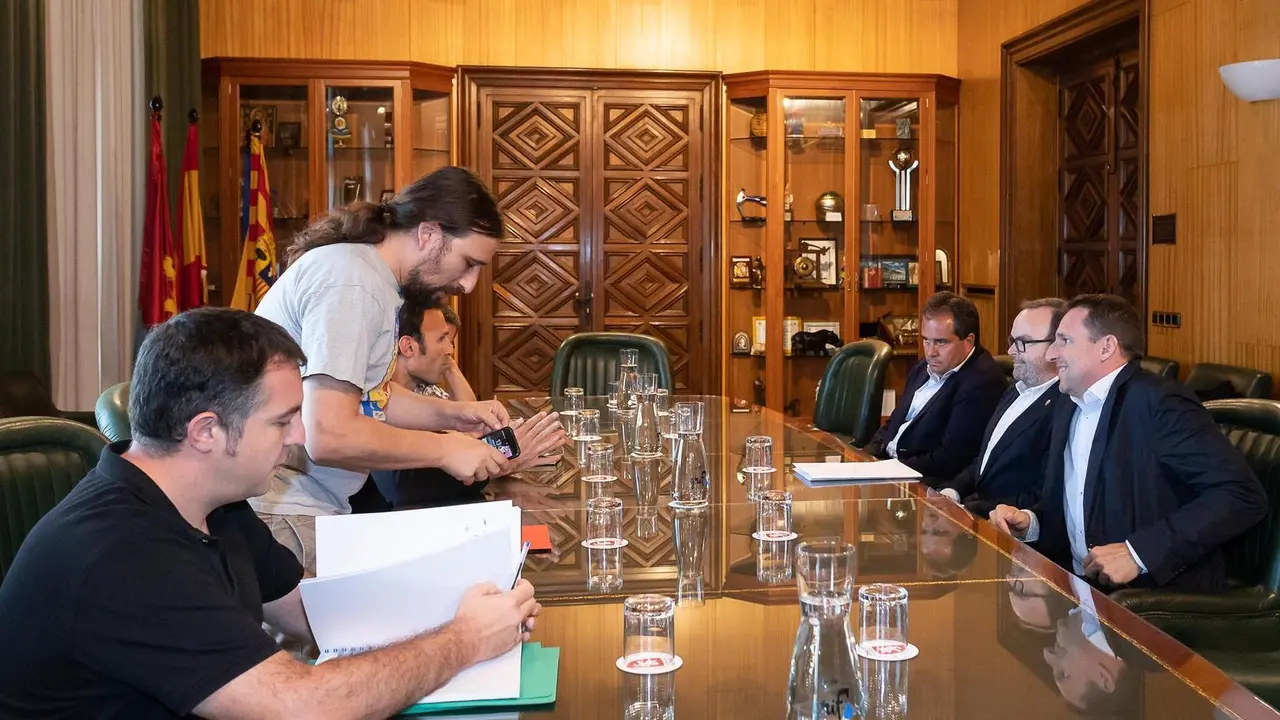 Reuni&oacute;n entre Ayuntamiento y Real Zaragoza. | Foto: Daniel Marcos
