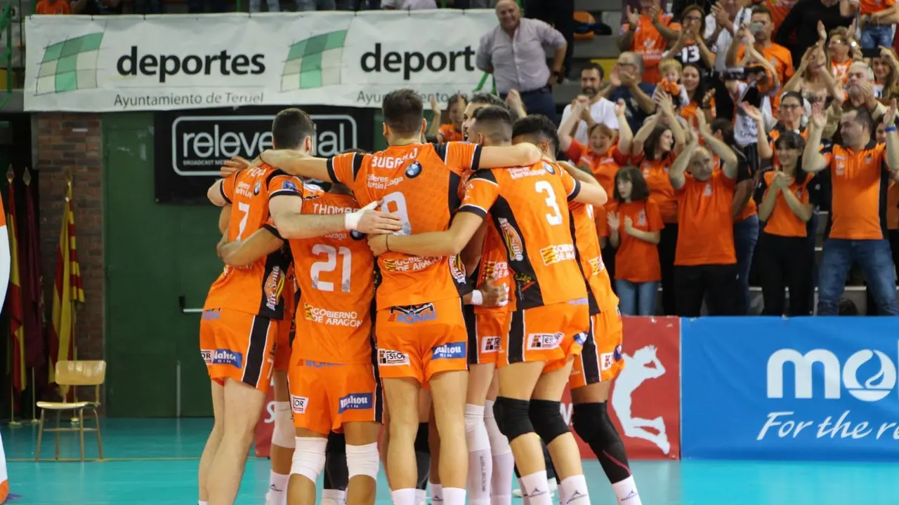 El Club Voleibol Teruel durante el partido de Supercopa del pasado s&aacute;bado / Foto: Sara Mart&iacute;nez