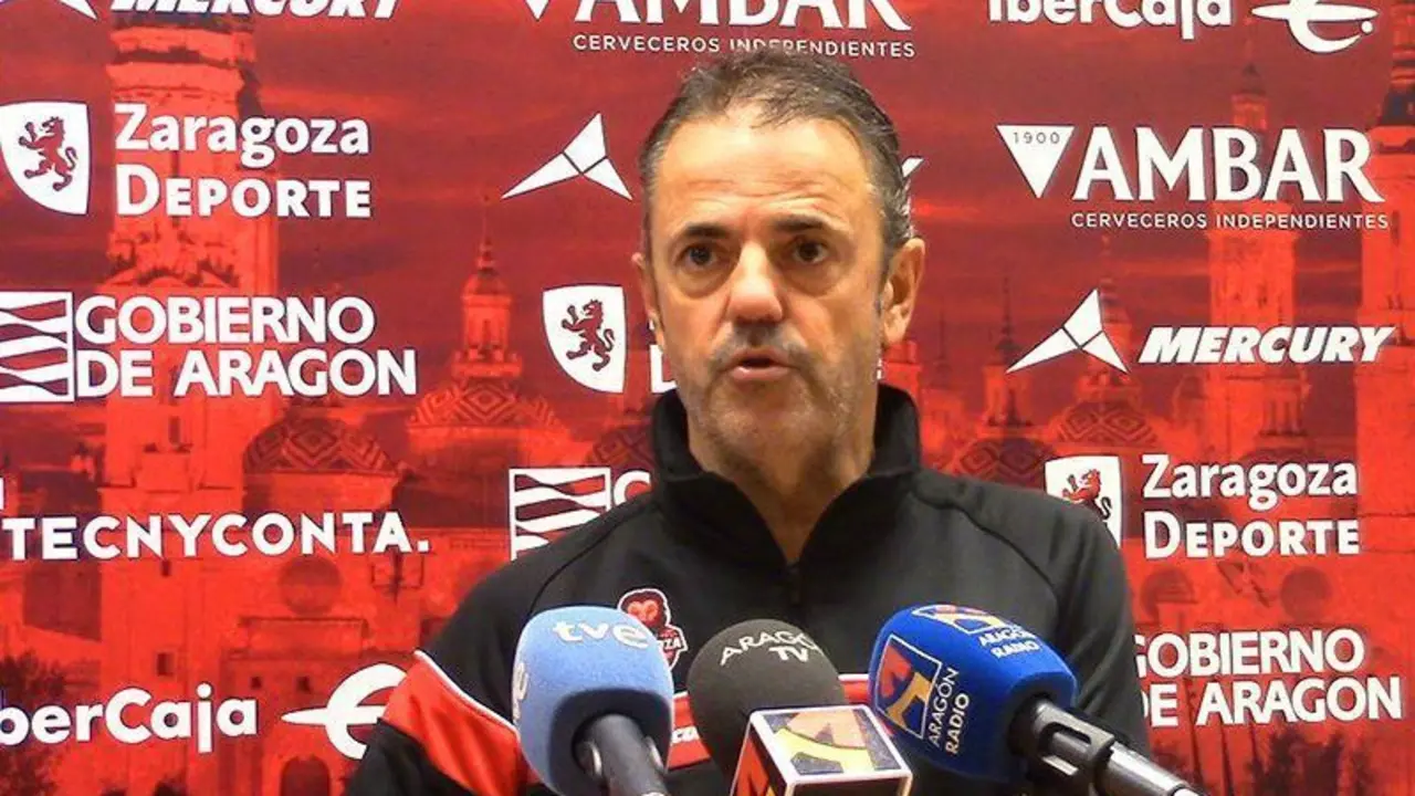 Fisac reconoce que Mart&iacute;n o Radovic jugar&aacute;n minutos como p&iacute;vot. Foto: Basket Zaragoza