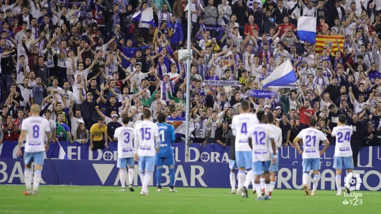 La afici&oacute;n zaragocista en la Romareda tras el empate ante el Tenerife. | Foto: La Liga