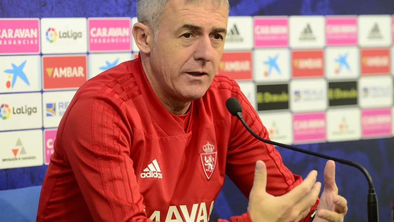 Alcaraz en su rueda de prensa previa al Elche - Real Zaragoza. | Foto: Real Zaragoza