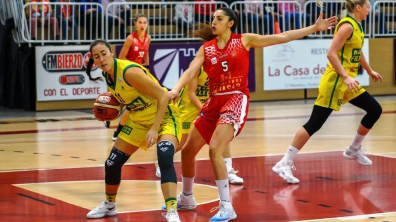 La capitana Vega Gimeno, durante la temporada pasada. Foto: Bembibre