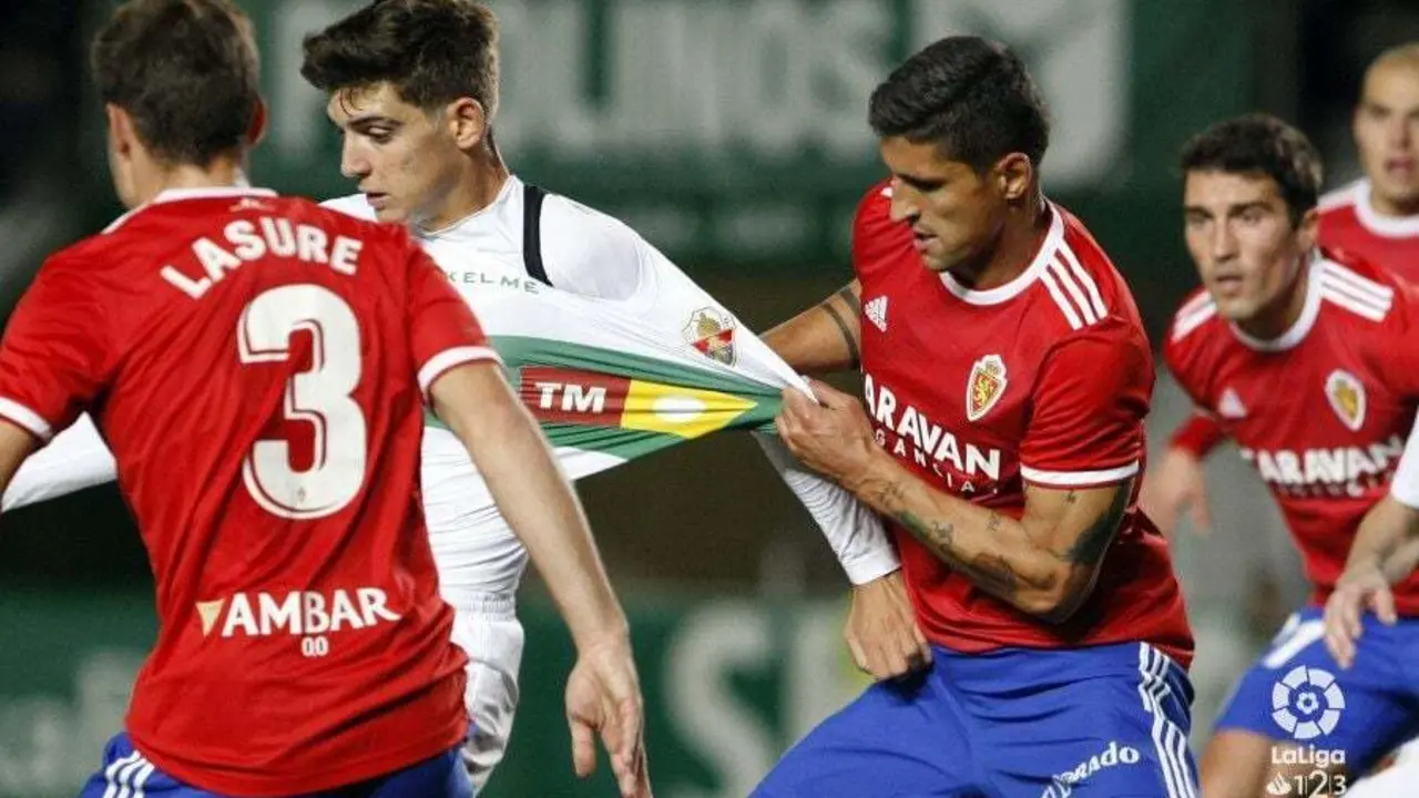 El Real Zaragoza no pudo con el Elche en el debut de Alcaraz como t&eacute;cnico | Foto: LFP