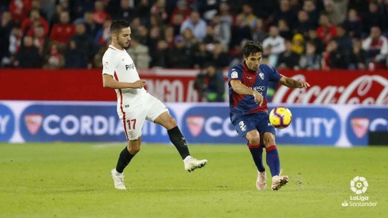 Etxeita en una acci&oacute;n durante el partido. | LaLiga