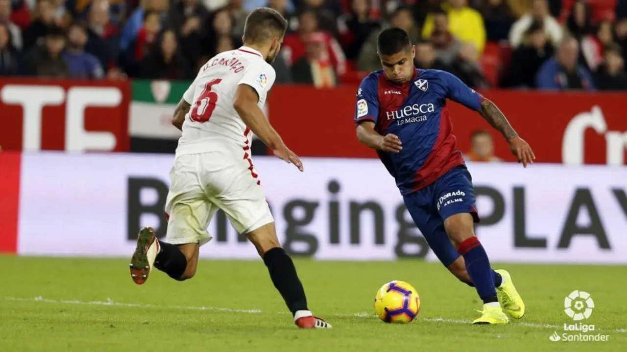 Cucho encara a Carri&ccedil;o en el S&aacute;nchez Pizju&aacute;n |Foto: LFP