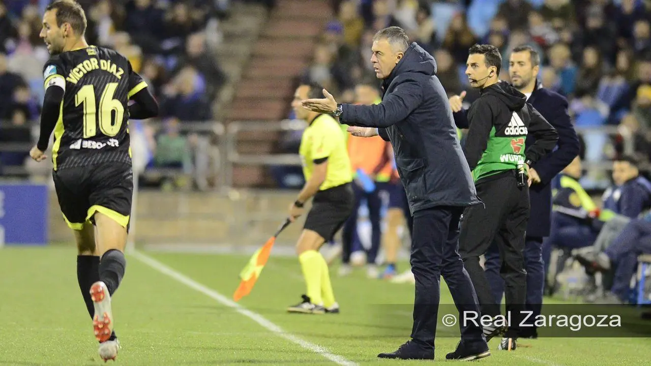 El t&eacute;cnico granadino no tuvo un buen estreno en La Romareda | Foto: LFP