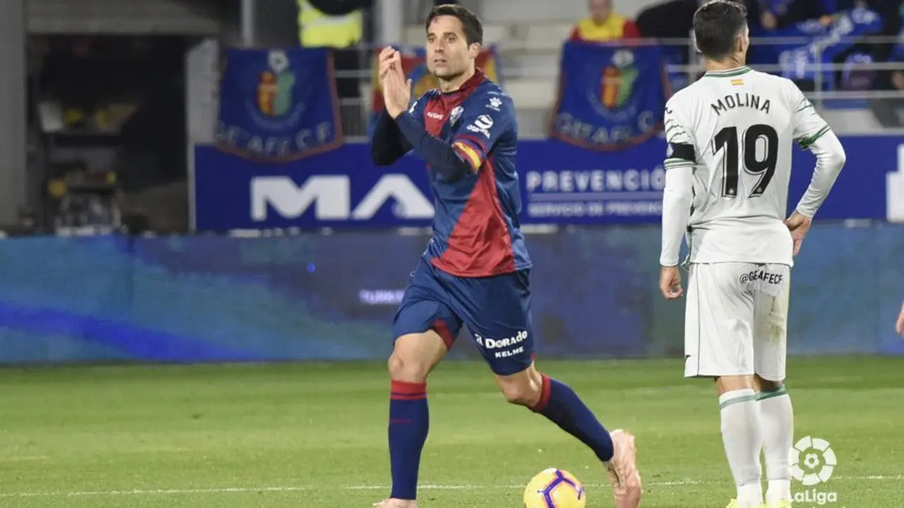 Etxeita llev&oacute; de nuevo el brazalete de capit&aacute;n ante su ex-equipo. | Foto: LFP
