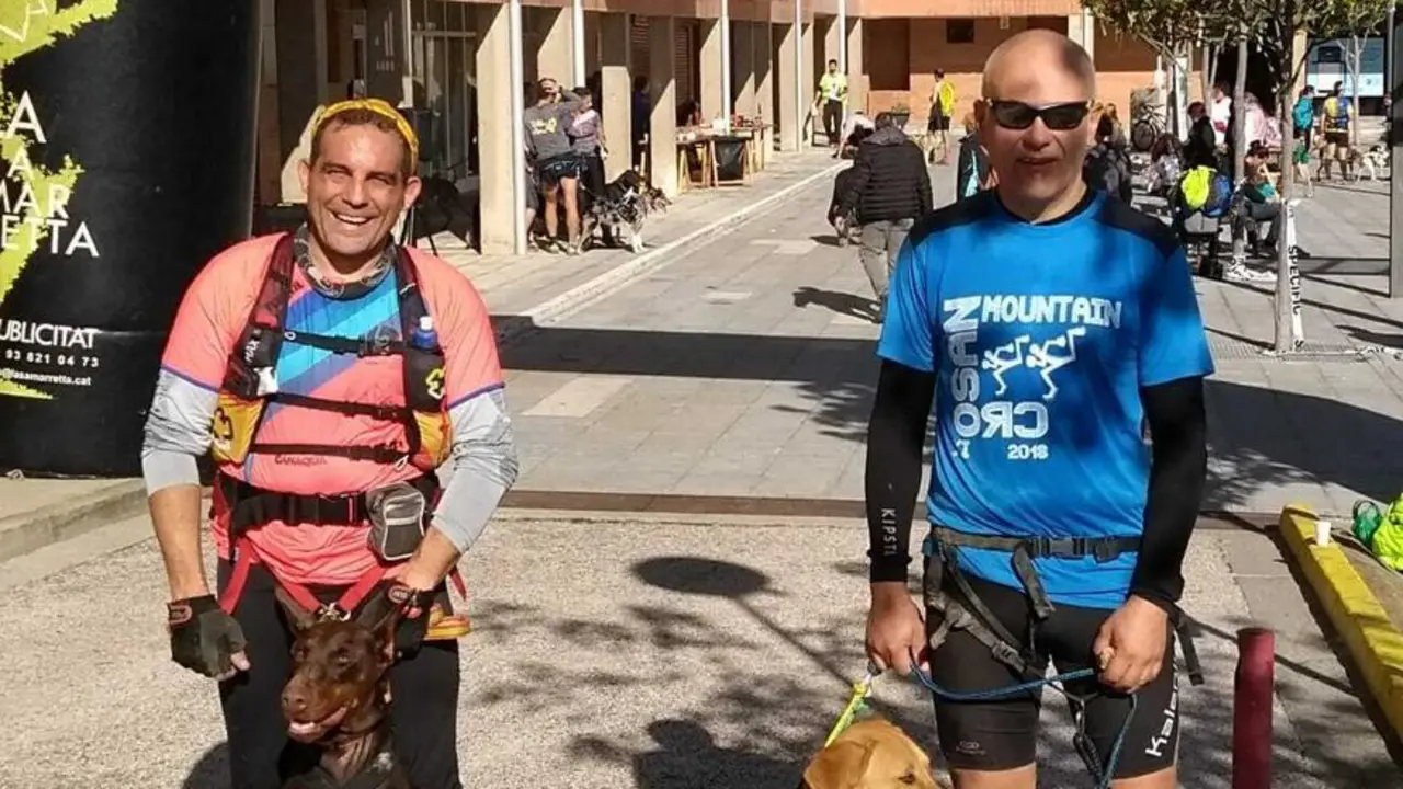 Teo Gracia y Javier Campo, tras la prueba. Foto: Club Oscanicross