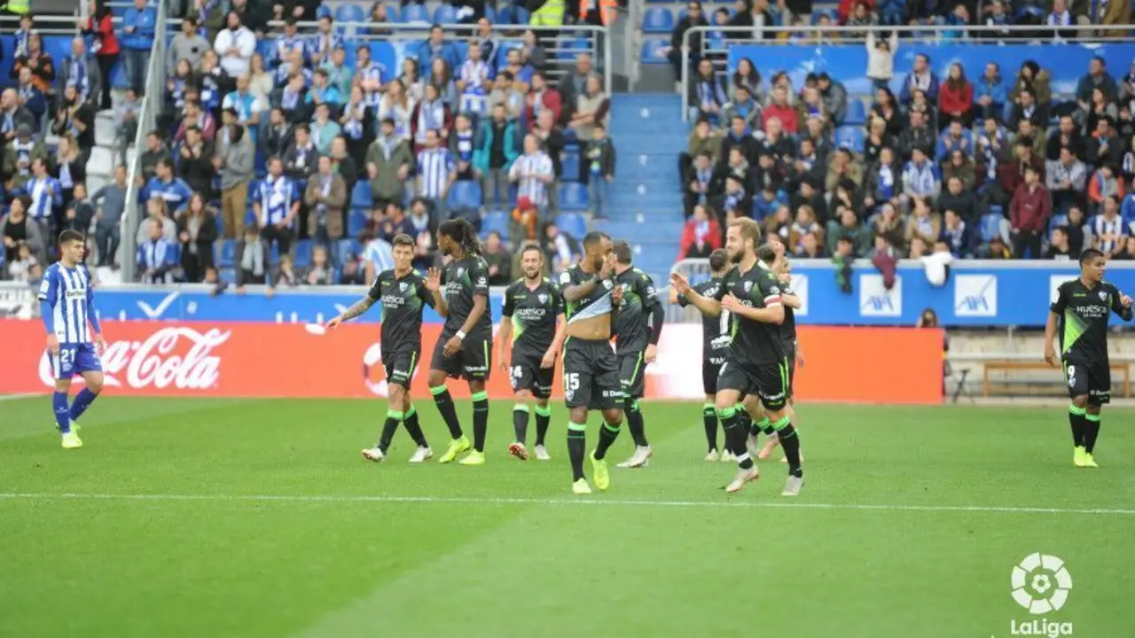 Los jugadores celebran el tanto conseguido en Mendizorroza | Foto: LFP