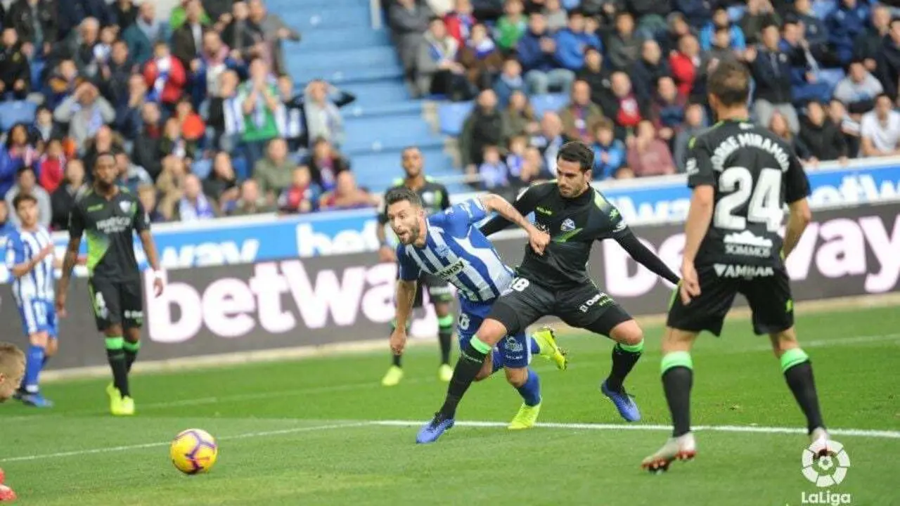 Pablo Insua en el choque ante el Alav&eacute;s | Foto: LFP